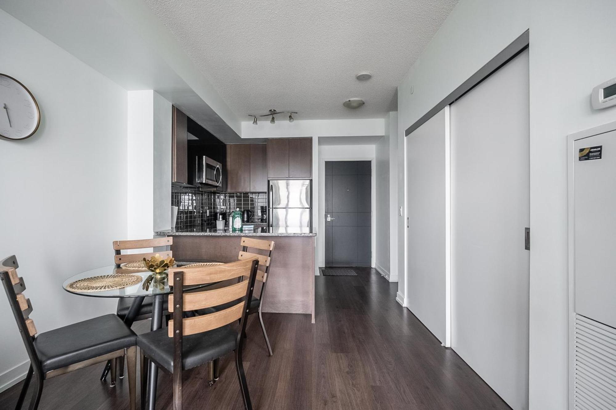 Modern Dunfield Ave Condos By Globalstay Toronto Exterior photo