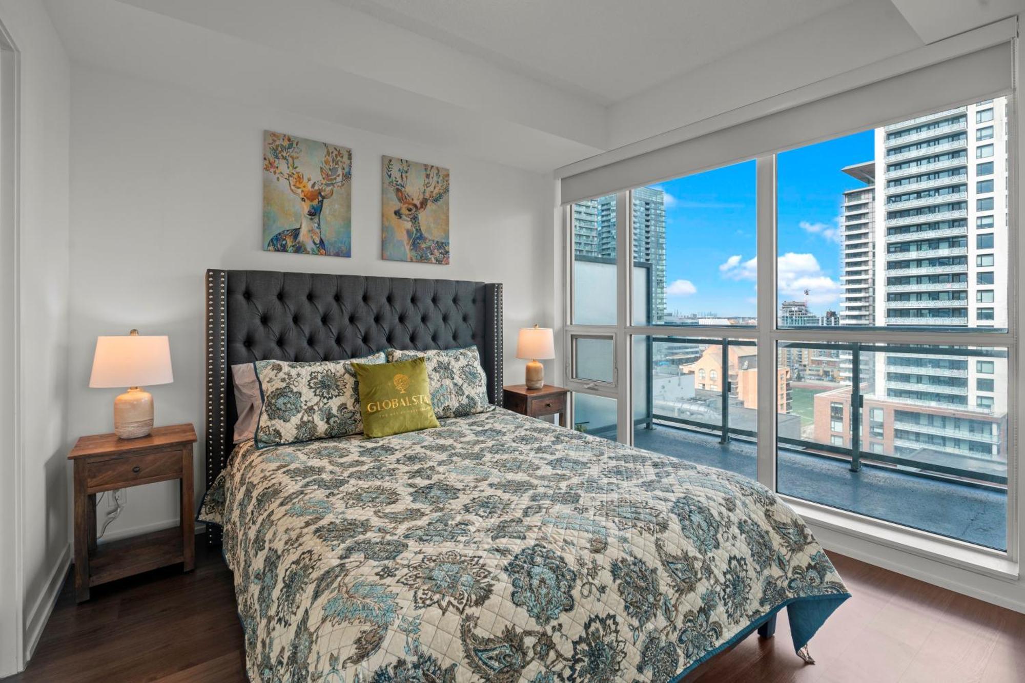 Modern Dunfield Ave Condos By Globalstay Toronto Exterior photo